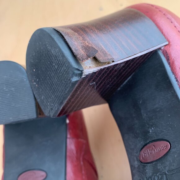 Clarks Burgundy Heels with double T-Strap - Picture 4 of 6